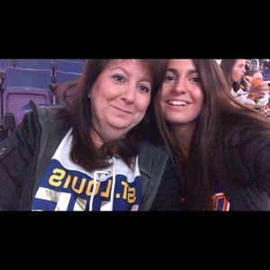 Meet your Posher, Lizzie